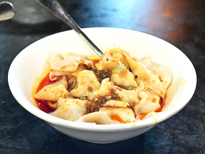 Spicy wontons sichuan wonton szechuan chili recipe thewoksoflife red oil soup if cannot pass like